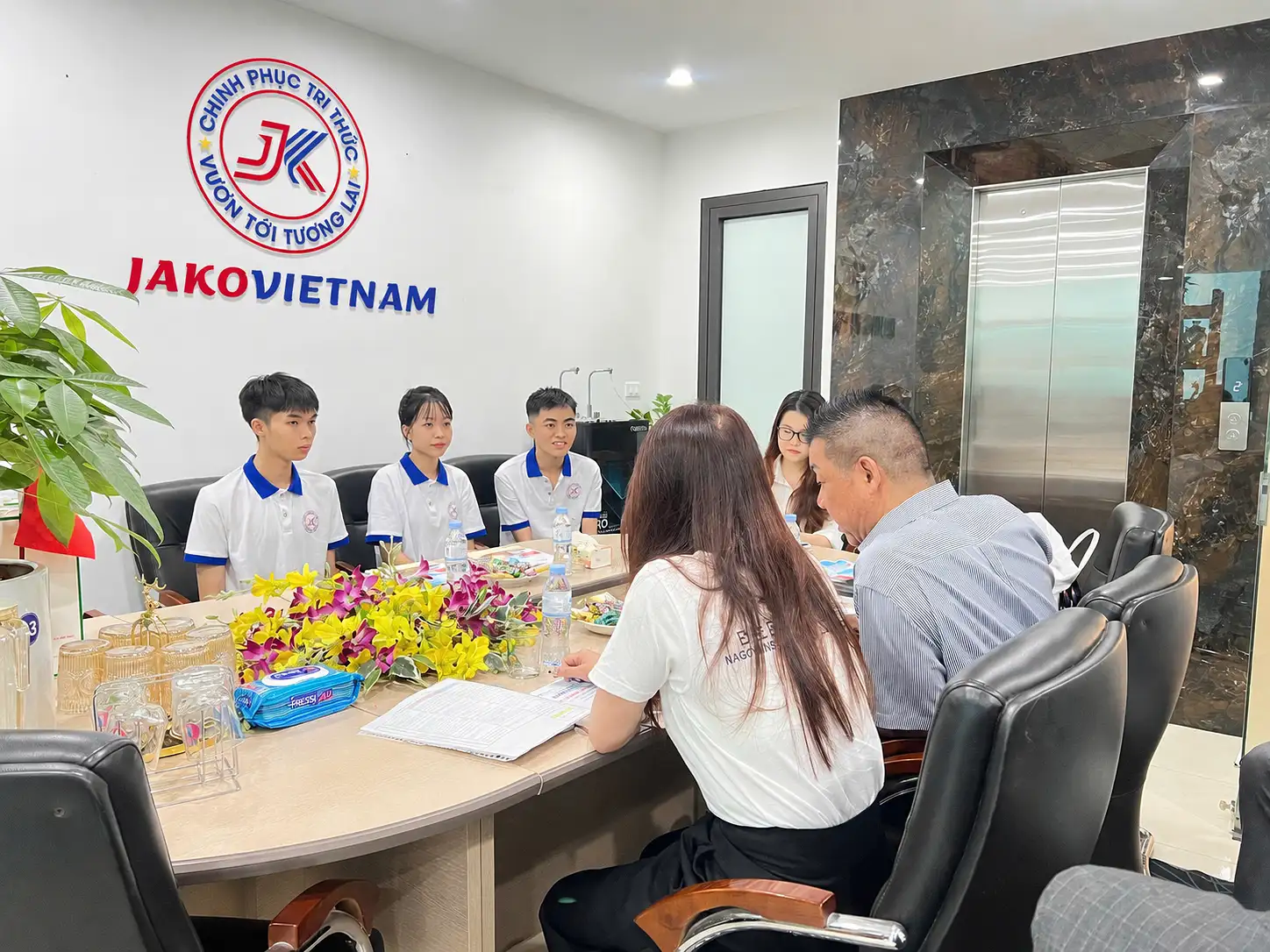 Trường Nhật ngữ NISSEI trực tiếp thăm và phỏng vấn học sinh JAKO Việt Nam tại trụ sở chính