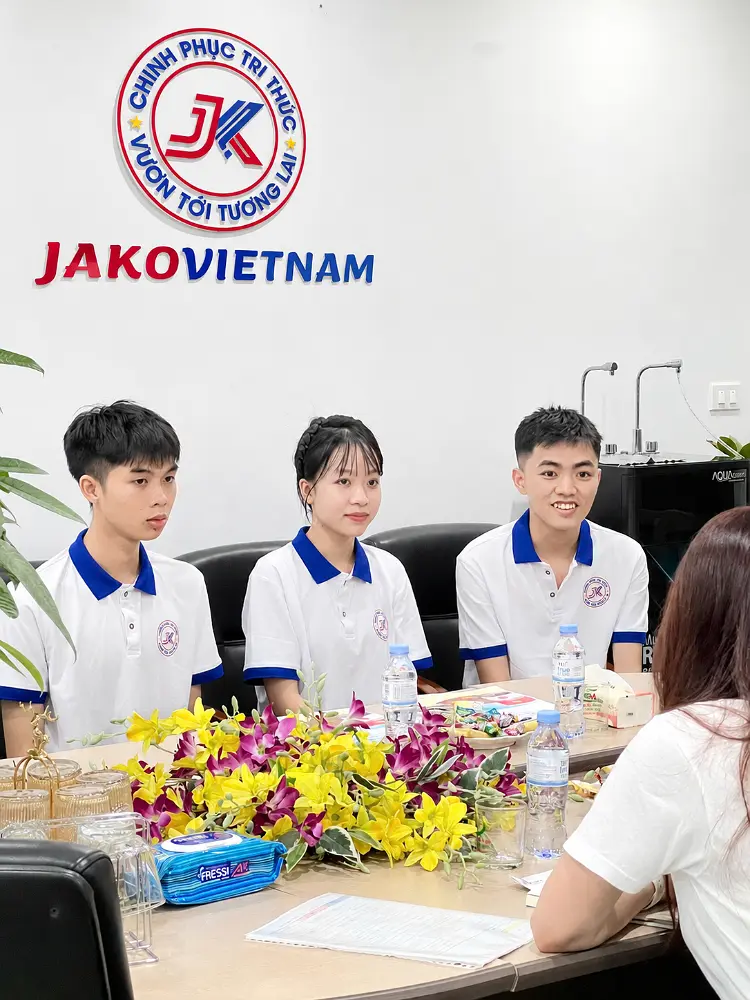 Trường Nhật ngữ NISSEI trực tiếp thăm và phỏng vấn học sinh JAKO Việt Nam tại trụ sở chính